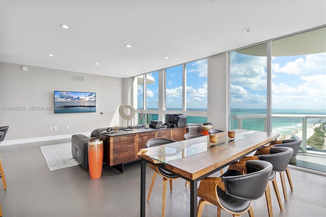 For Sale: $2,495,000 (2 beds, 2 baths, 1322 Square Feet)