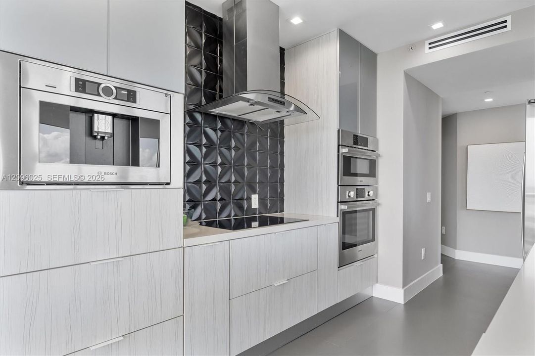 For Sale: $2,495,000 (2 beds, 2 baths, 1322 Square Feet)