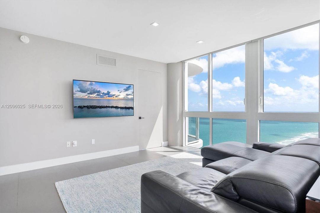 For Sale: $2,495,000 (2 beds, 2 baths, 1322 Square Feet)