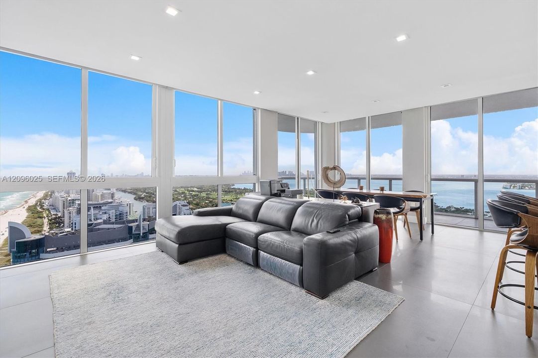 For Sale: $2,495,000 (2 beds, 2 baths, 1322 Square Feet)
