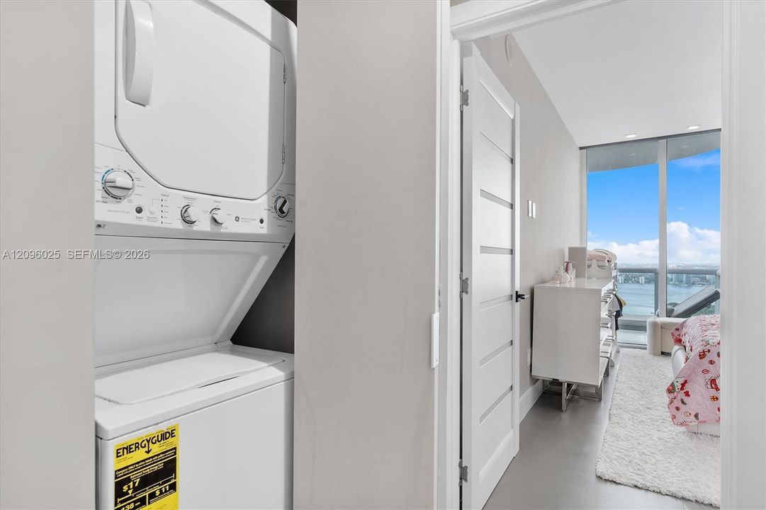 For Sale: $2,495,000 (2 beds, 2 baths, 1322 Square Feet)