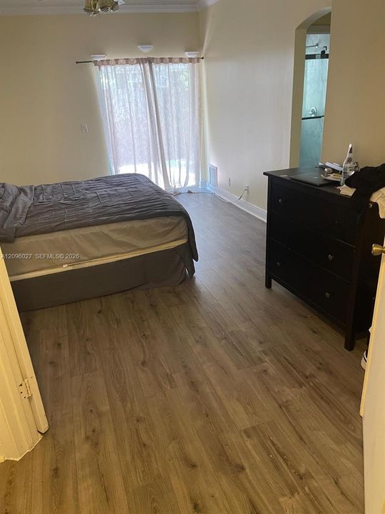 For Sale: $474,990 (4 beds, 2 baths, 1812 Square Feet)