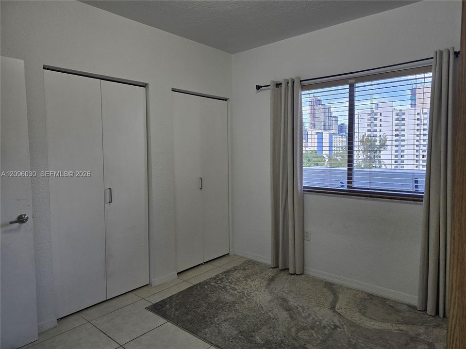 В аренду: $2,700 (2 спален, 2 ванн, 950 Квадратных фут)