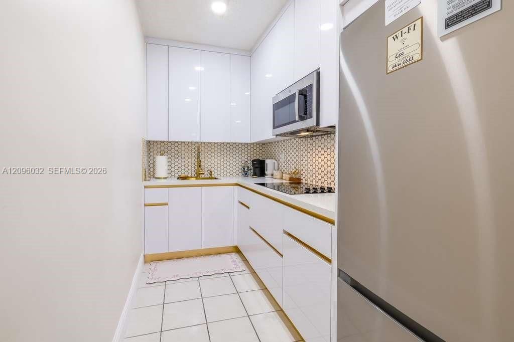 En Venta: $950,000 (5 camas, 2 baños, 2196 Pies cuadrados)