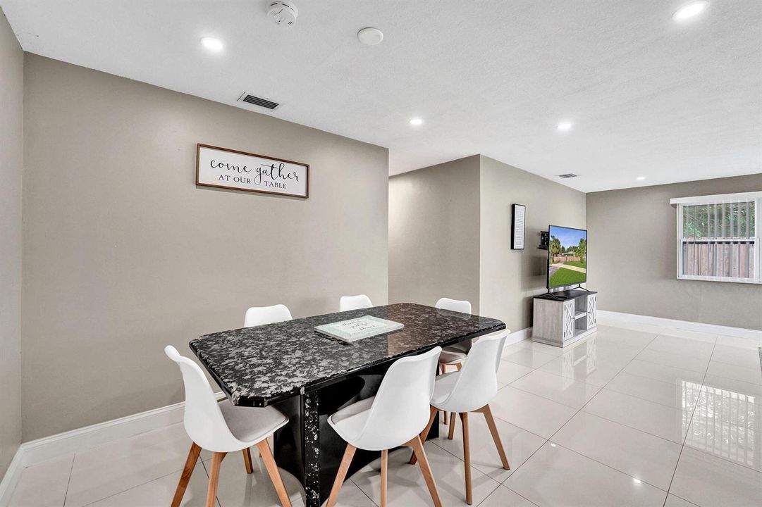 04 02 Dining