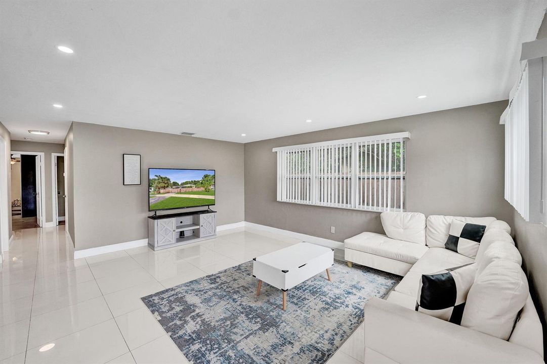 02 01 LivingRoom