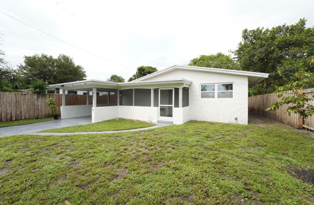 01 01 Front House