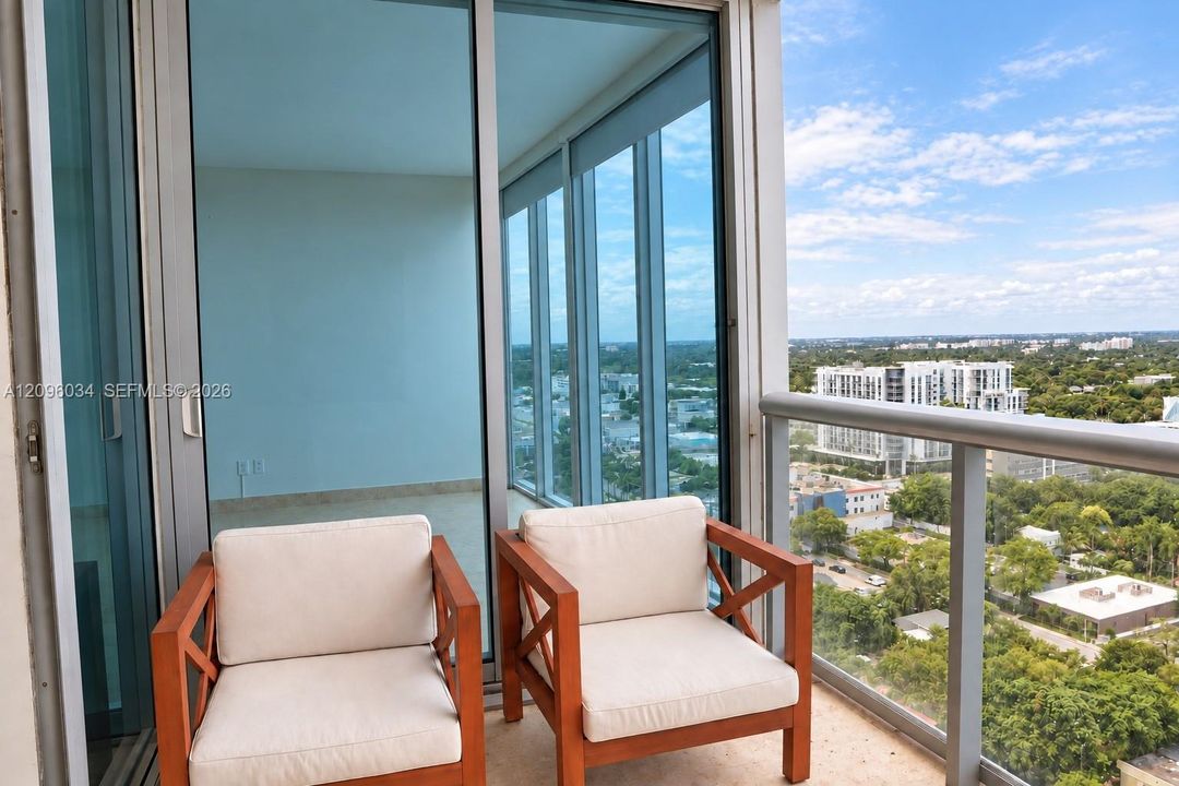 For Sale: $619,000 (2 beds, 2 baths, 1158 Square Feet)