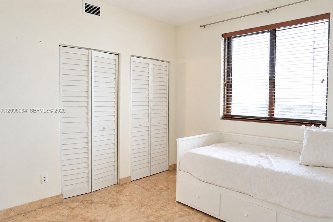 For Sale: $619,000 (2 beds, 2 baths, 1158 Square Feet)