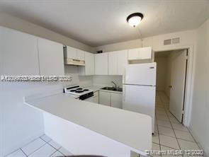 For Rent: $1,600 (1 beds, 1 baths, 560 Square Feet)