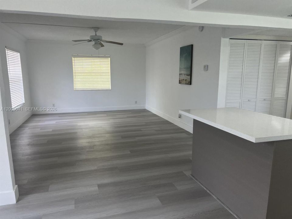 For Sale: $229,800 (2 beds, 2 baths, 1095 Square Feet)