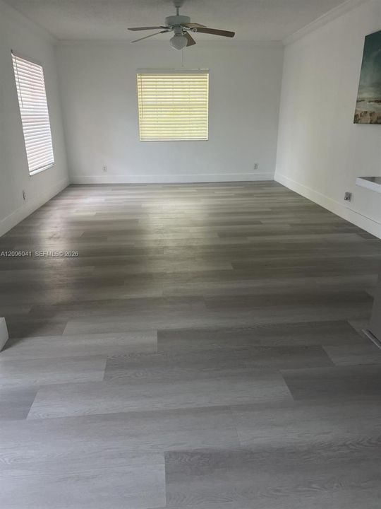 For Sale: $229,800 (2 beds, 2 baths, 1095 Square Feet)