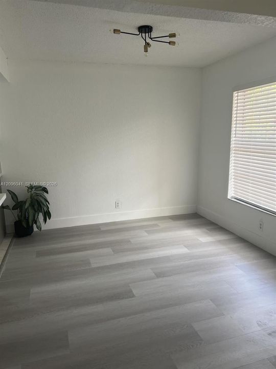 For Sale: $229,800 (2 beds, 2 baths, 1095 Square Feet)