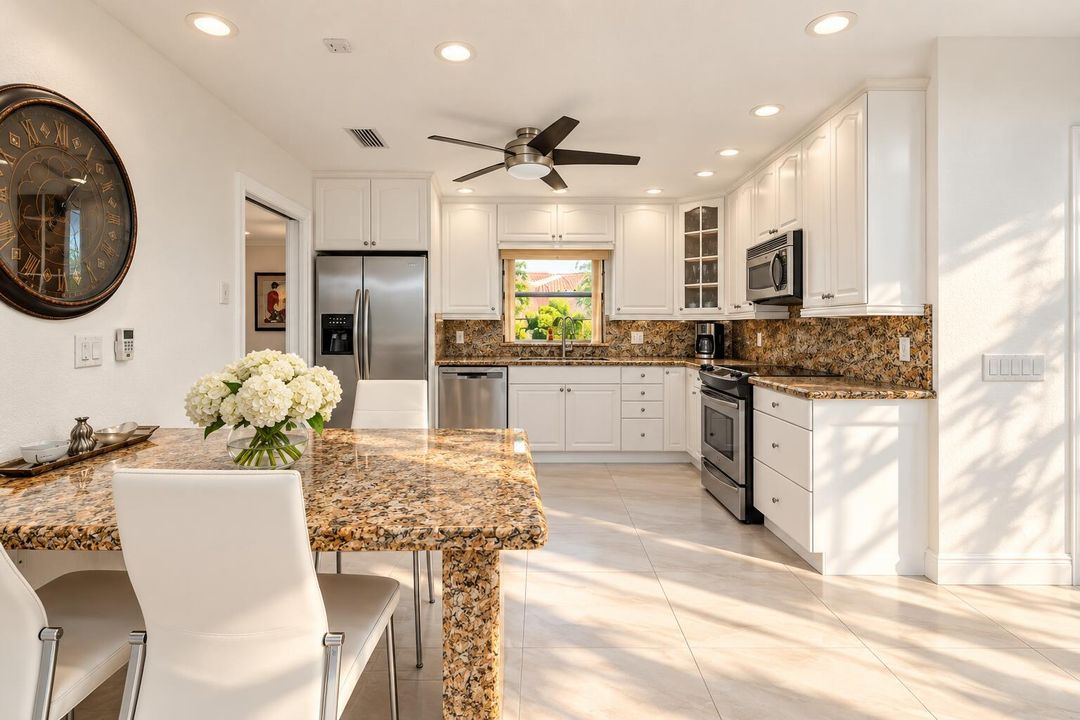 Eat-in Kitchen