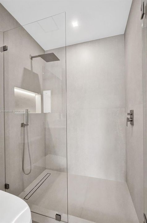 En Renta: $9,900 (5 camas, 4 baños, 3144 Pies cuadrados)