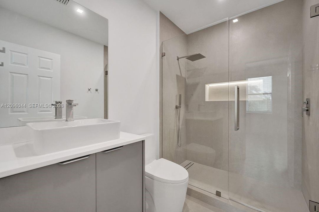 En Renta: $9,900 (5 camas, 4 baños, 3144 Pies cuadrados)