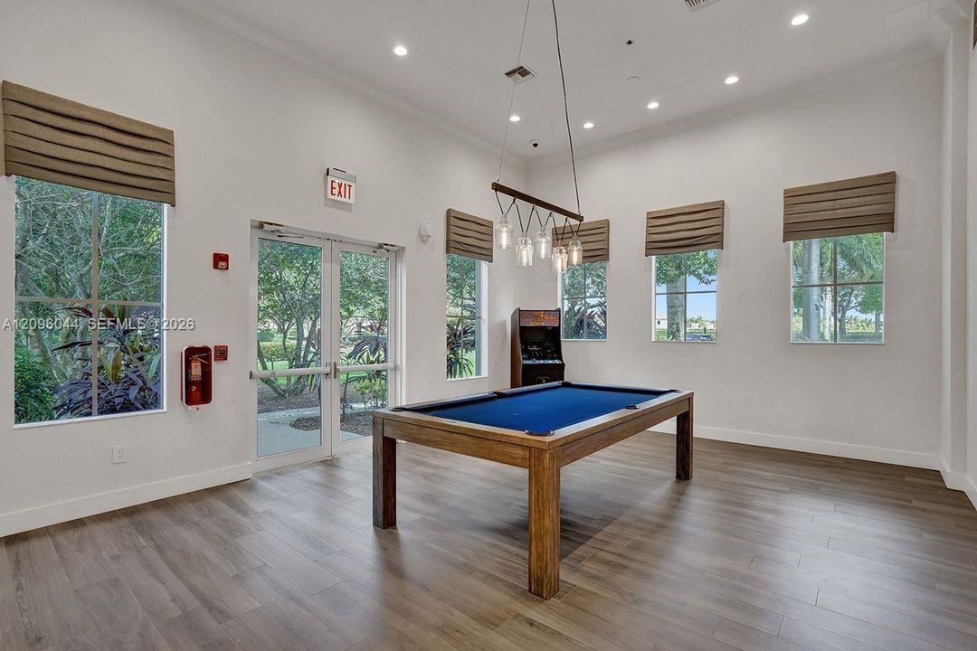 En Renta: $9,900 (5 camas, 4 baños, 3144 Pies cuadrados)