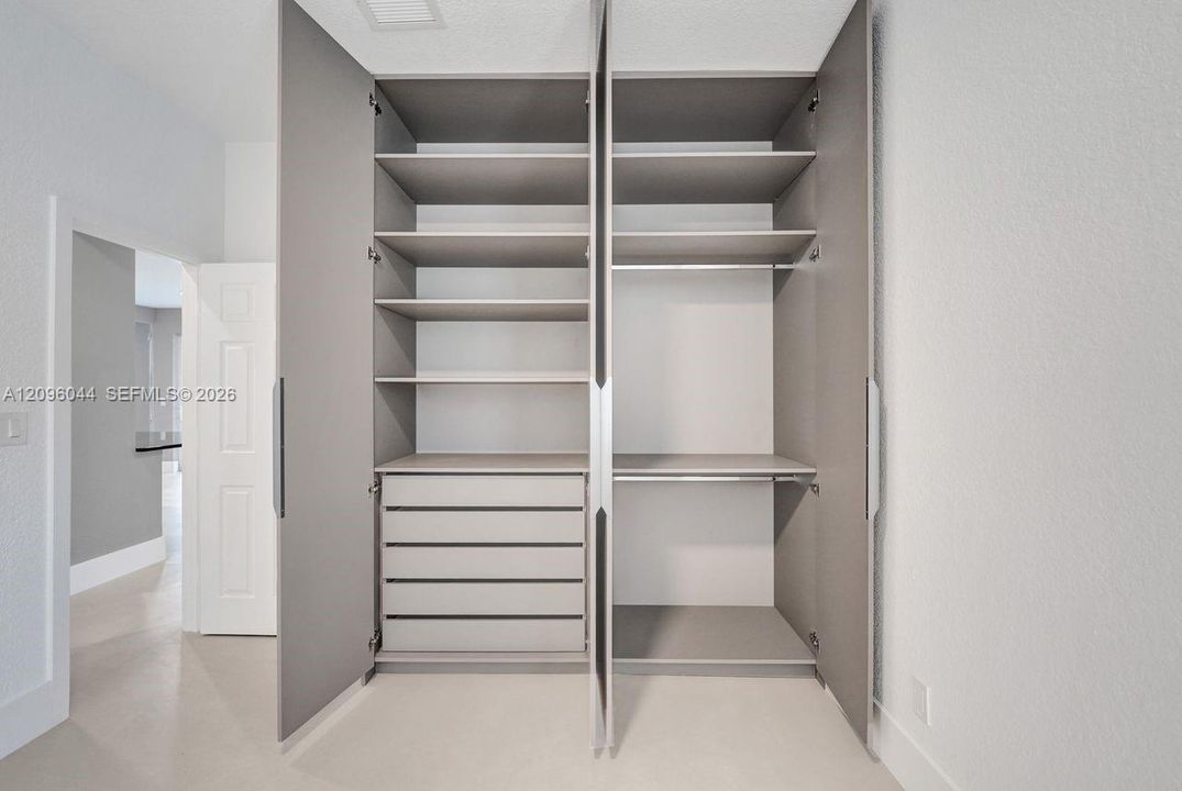 En Renta: $9,900 (5 camas, 4 baños, 3144 Pies cuadrados)