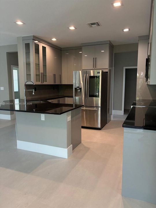 En Renta: $9,900 (5 camas, 4 baños, 3144 Pies cuadrados)