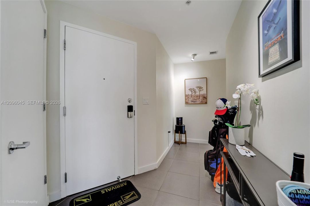 В аренду: $4,900 (2 спален, 2 ванн, 1181 Квадратных фут)