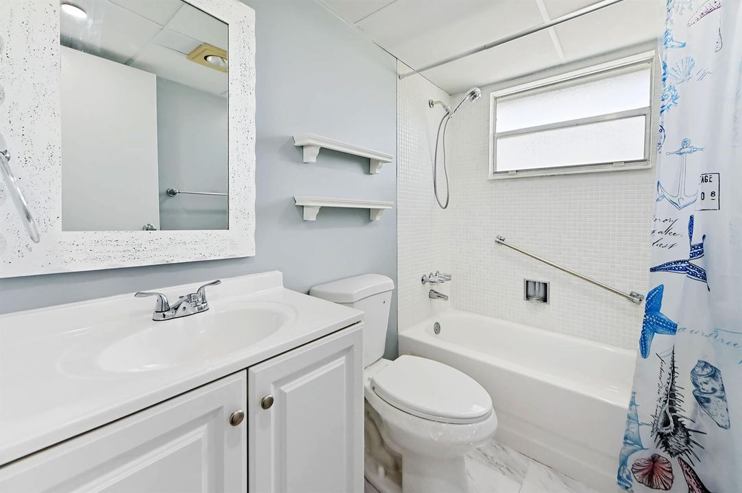 15 Bathroom 01