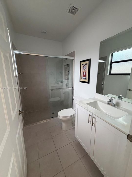 For Rent: $1,350 (1 beds, 1 baths, 2247 Square Feet)