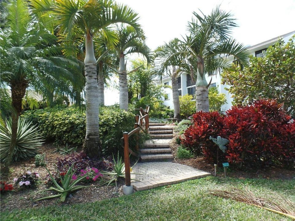 GARDEN VIEWS