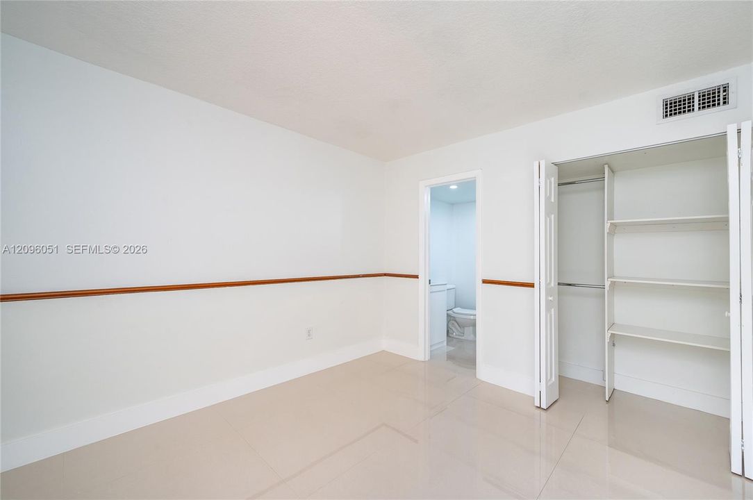 For Sale: $275,000 (2 beds, 2 baths, 793 Square Feet)