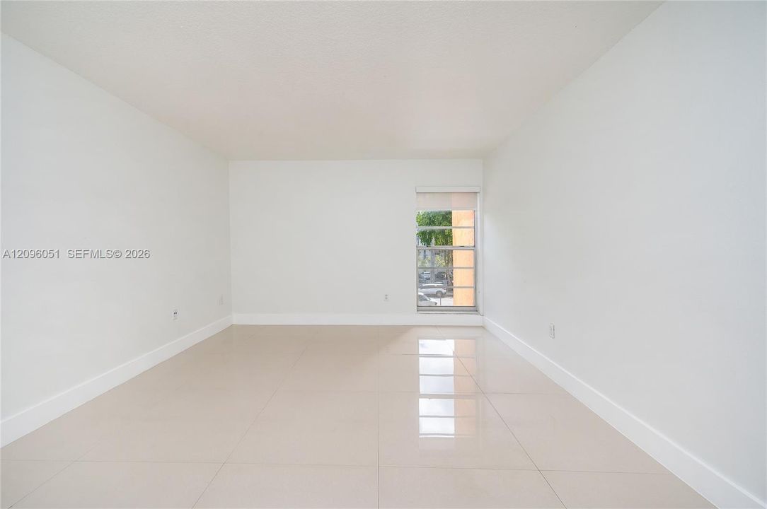 For Sale: $275,000 (2 beds, 2 baths, 793 Square Feet)