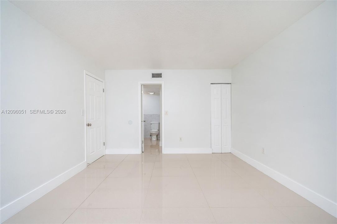 For Sale: $275,000 (2 beds, 2 baths, 793 Square Feet)