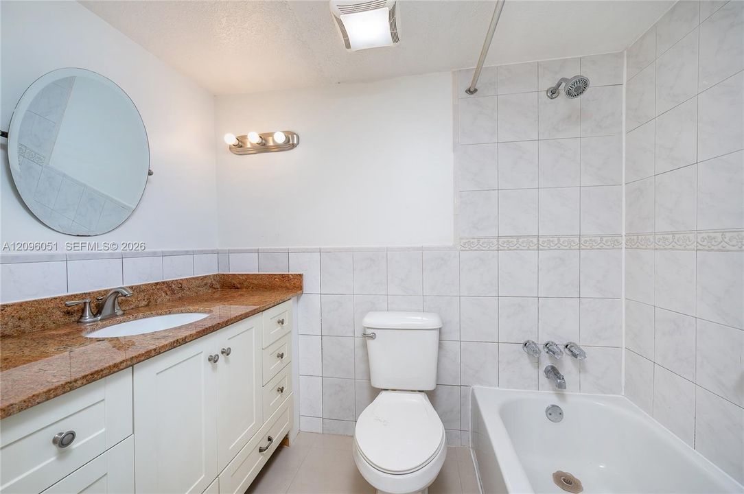 For Sale: $275,000 (2 beds, 2 baths, 793 Square Feet)