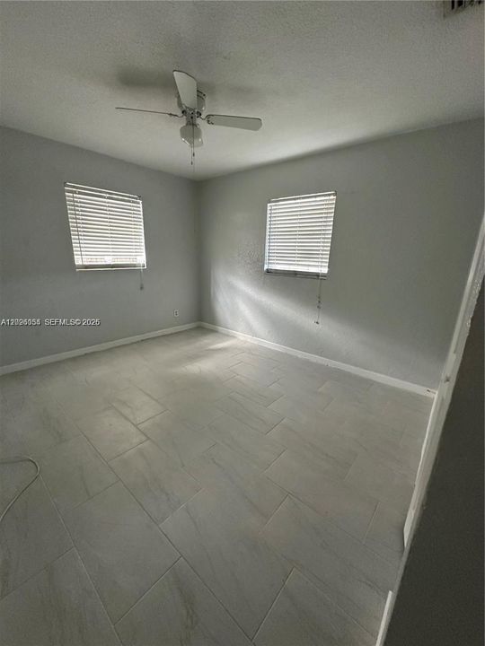 En Renta: $2,800 (3 camas, 2 baños, 1407 Pies cuadrados)