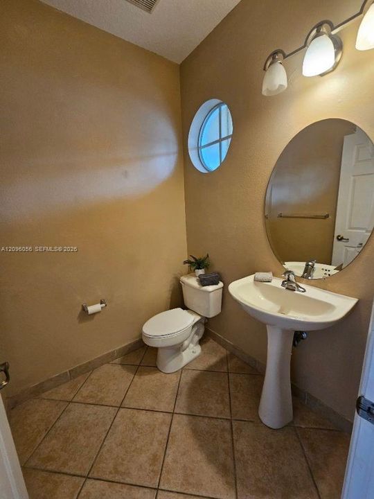 For Rent: $2,495 (3 beds, 2 baths, 1626 Square Feet)