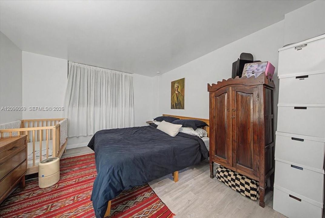 For Sale: $360,000 (2 beds, 1 baths, 926 Square Feet)