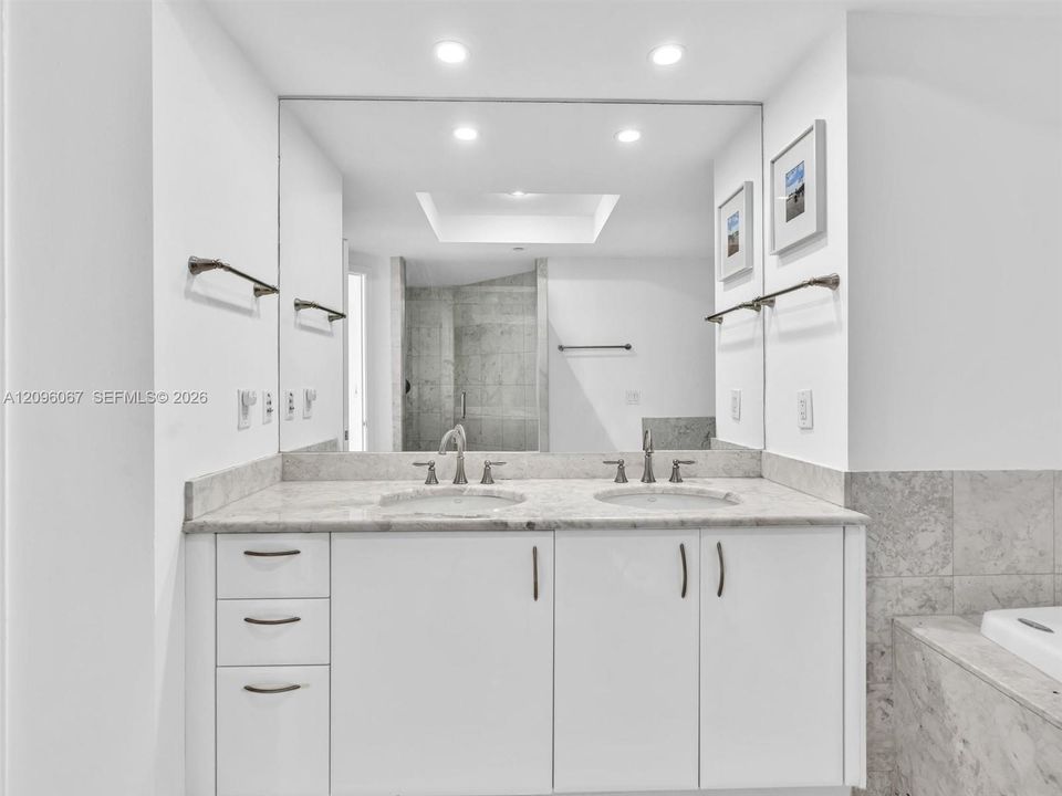 For Sale: $1,795,000 (2 beds, 2 baths, 1878 Square Feet)