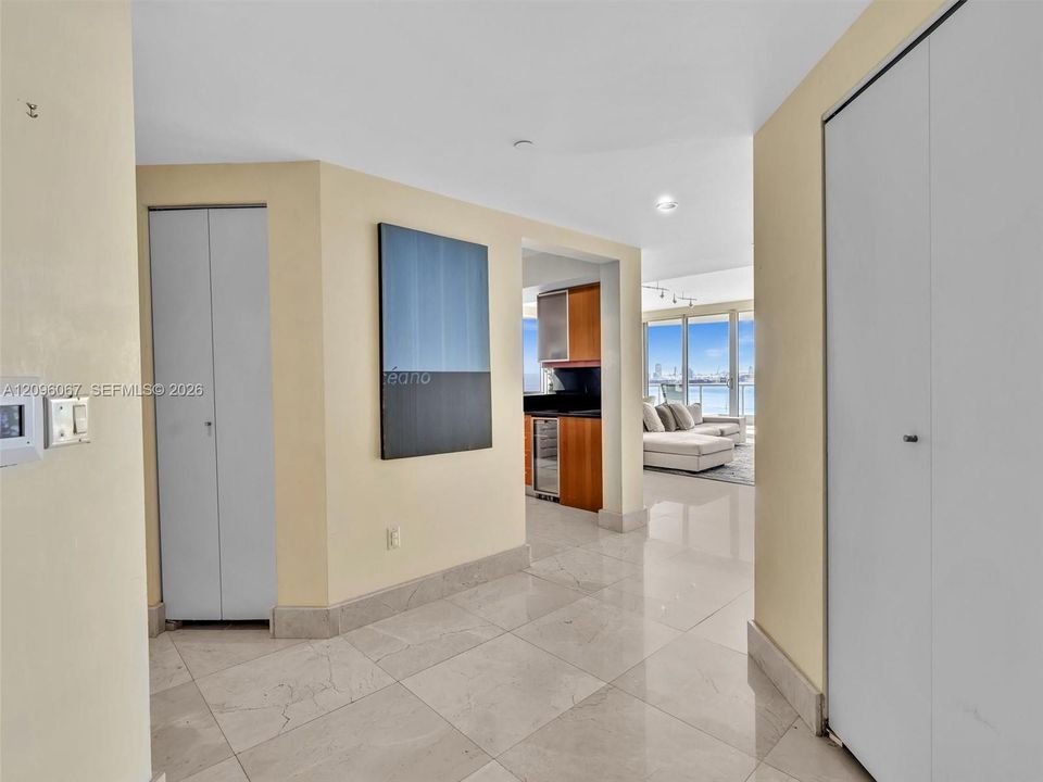 For Sale: $1,795,000 (2 beds, 2 baths, 1878 Square Feet)