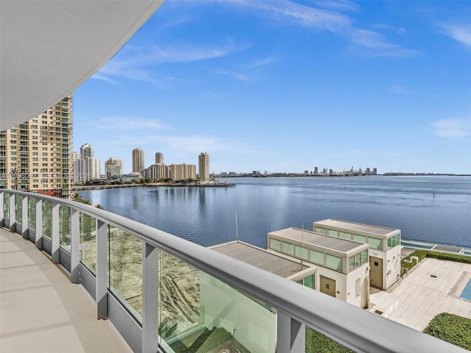 For Sale: $1,795,000 (2 beds, 2 baths, 1878 Square Feet)