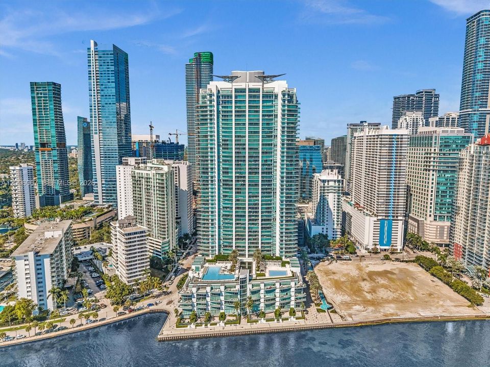 For Sale: $1,795,000 (2 beds, 2 baths, 1878 Square Feet)