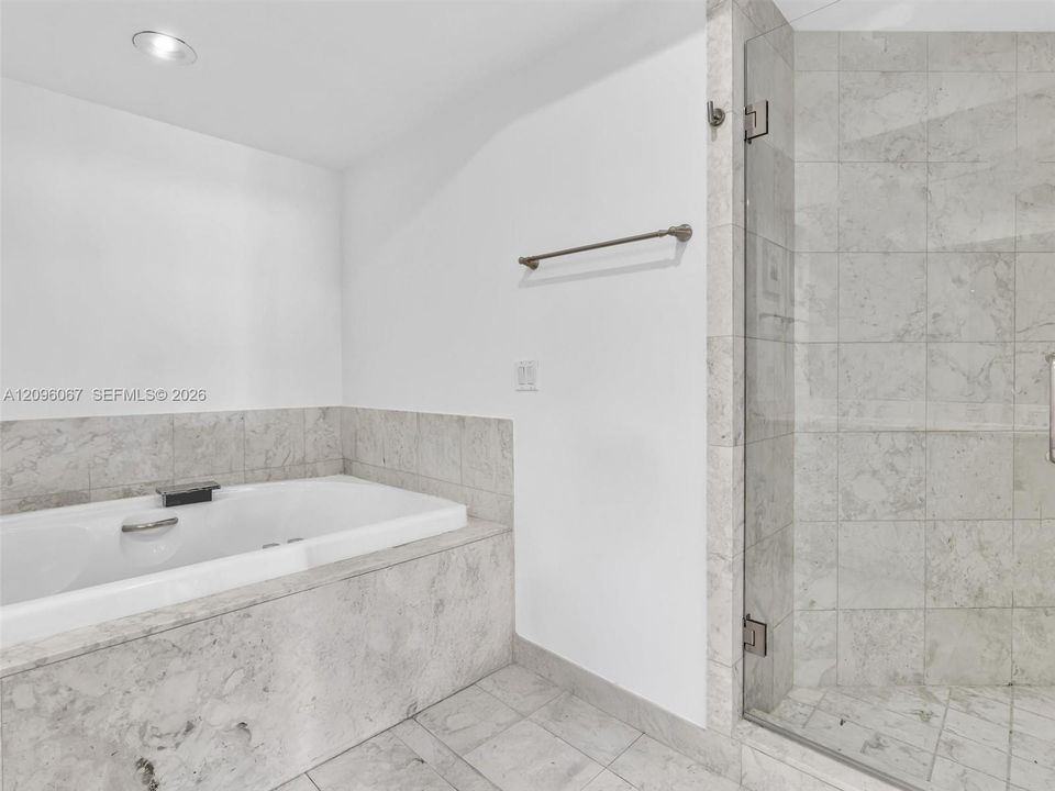 For Sale: $1,795,000 (2 beds, 2 baths, 1878 Square Feet)