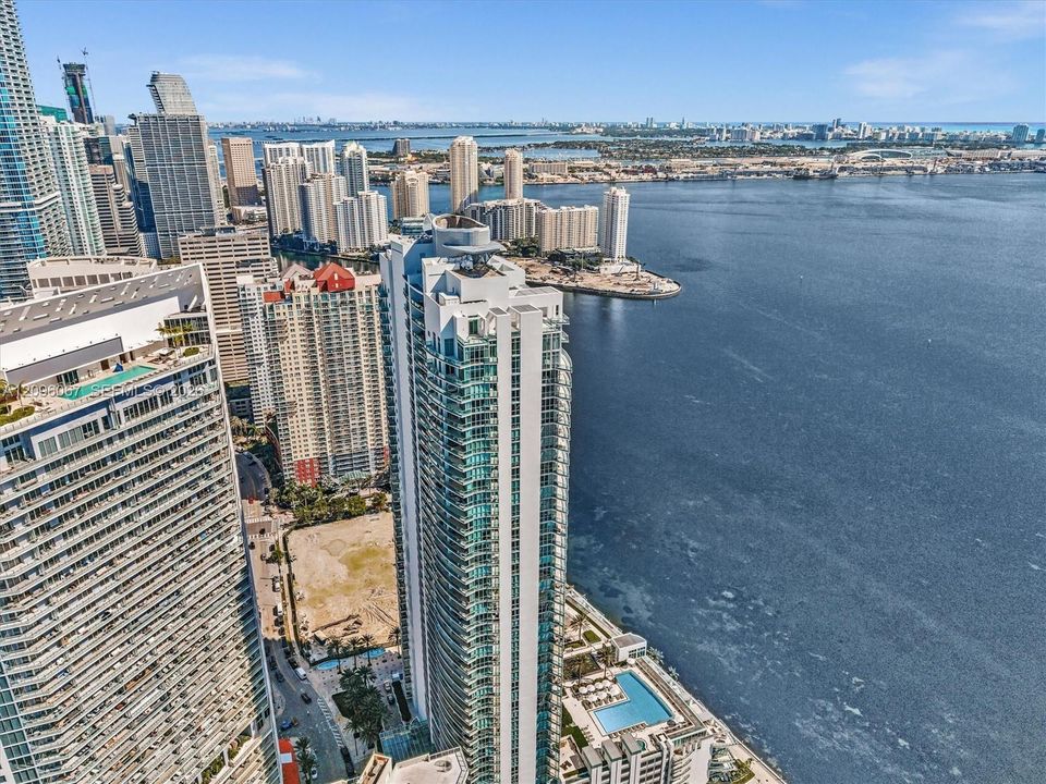 For Sale: $1,795,000 (2 beds, 2 baths, 1878 Square Feet)