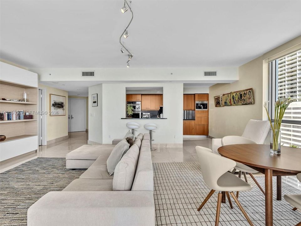 For Sale: $1,795,000 (2 beds, 2 baths, 1878 Square Feet)
