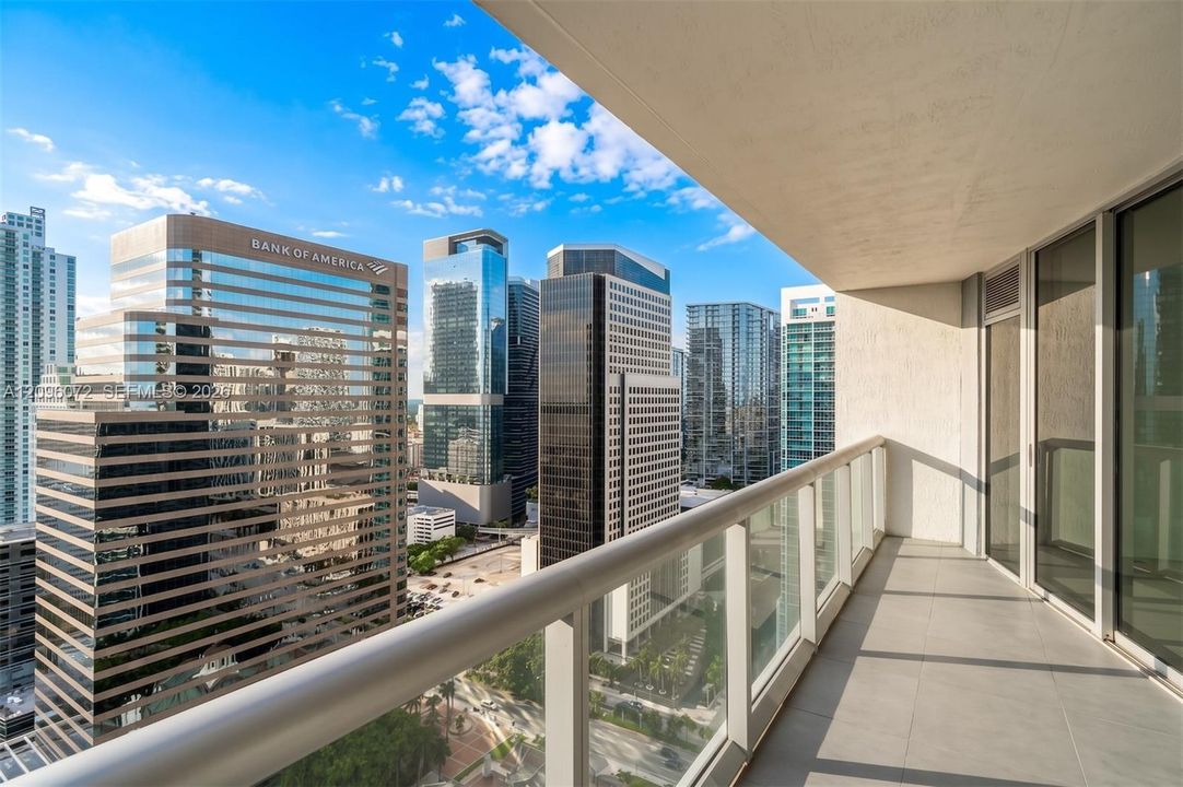 For Sale: $649,000 (1 beds, 1 baths, 984 Square Feet)