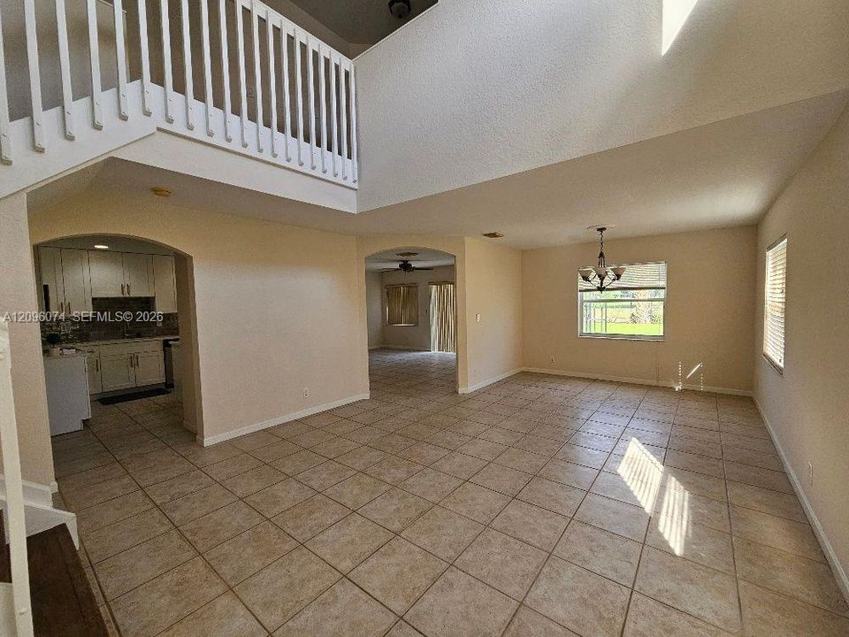 For Rent: $3,200 (4 beds, 2 baths, 1994 Square Feet)