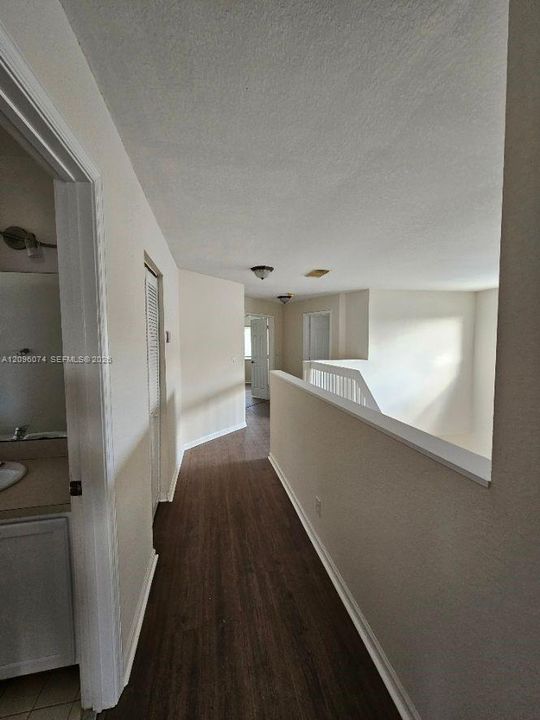 For Rent: $3,200 (4 beds, 2 baths, 1994 Square Feet)