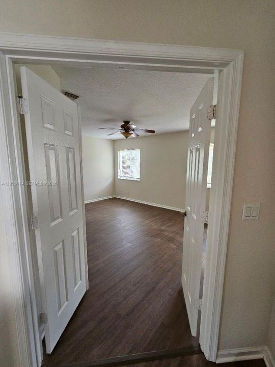 For Rent: $3,200 (4 beds, 2 baths, 1994 Square Feet)