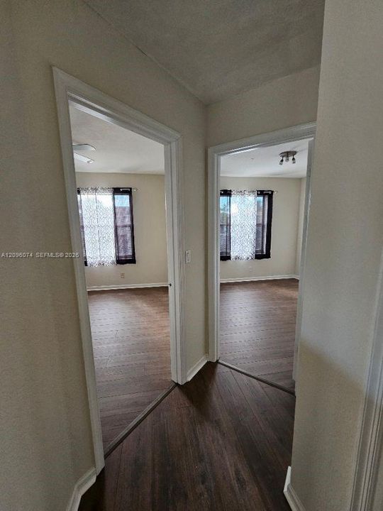 For Rent: $3,200 (4 beds, 2 baths, 1994 Square Feet)