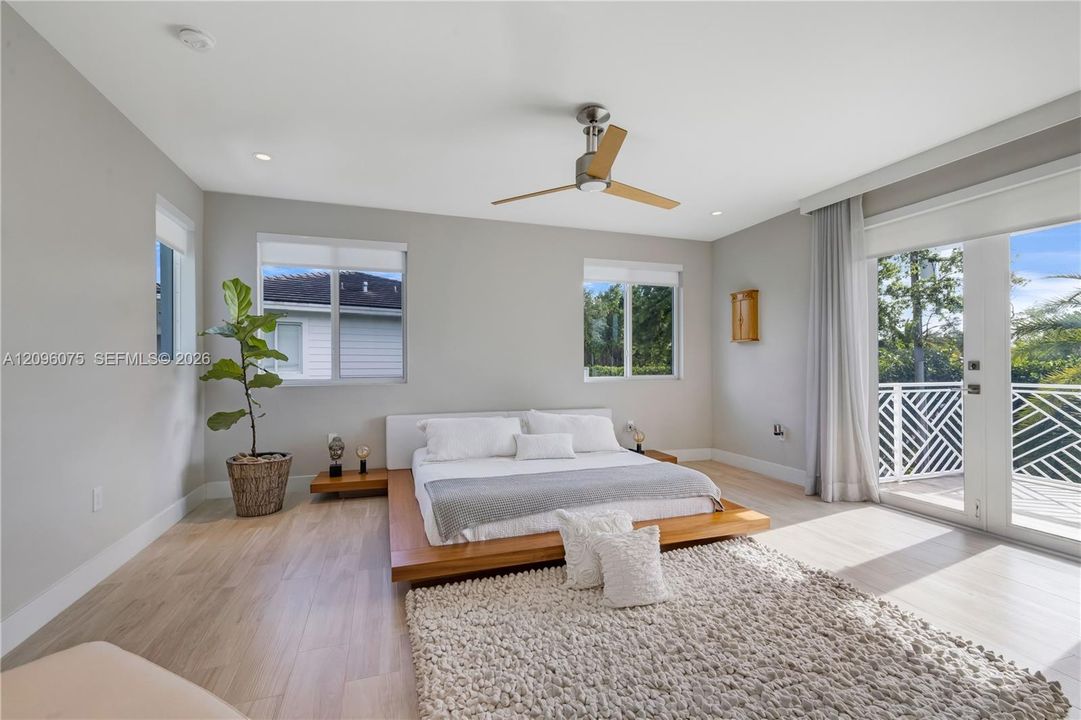 En Venta: $3,198,000 (5 camas, 4 baños, 3726 Pies cuadrados)