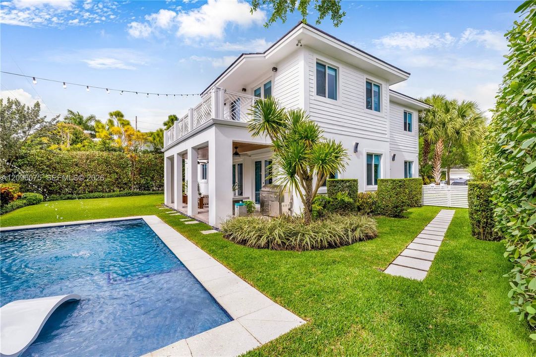 En Venta: $3,198,000 (5 camas, 4 baños, 3726 Pies cuadrados)