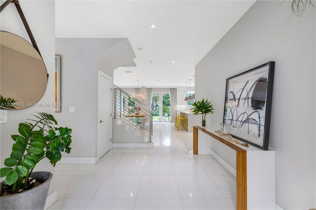 En Venta: $3,198,000 (5 camas, 4 baños, 3726 Pies cuadrados)