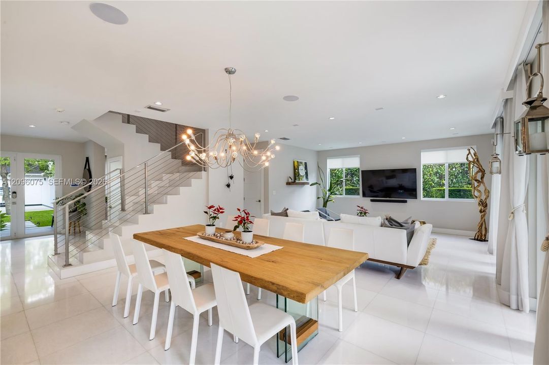 En Venta: $3,198,000 (5 camas, 4 baños, 3726 Pies cuadrados)